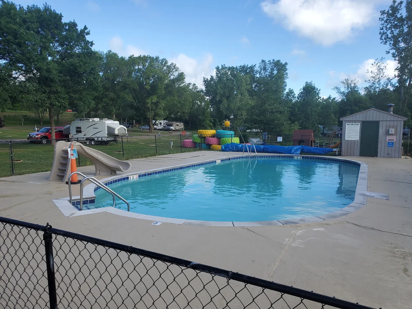 Heated swimming pool at Apple Creek Campground